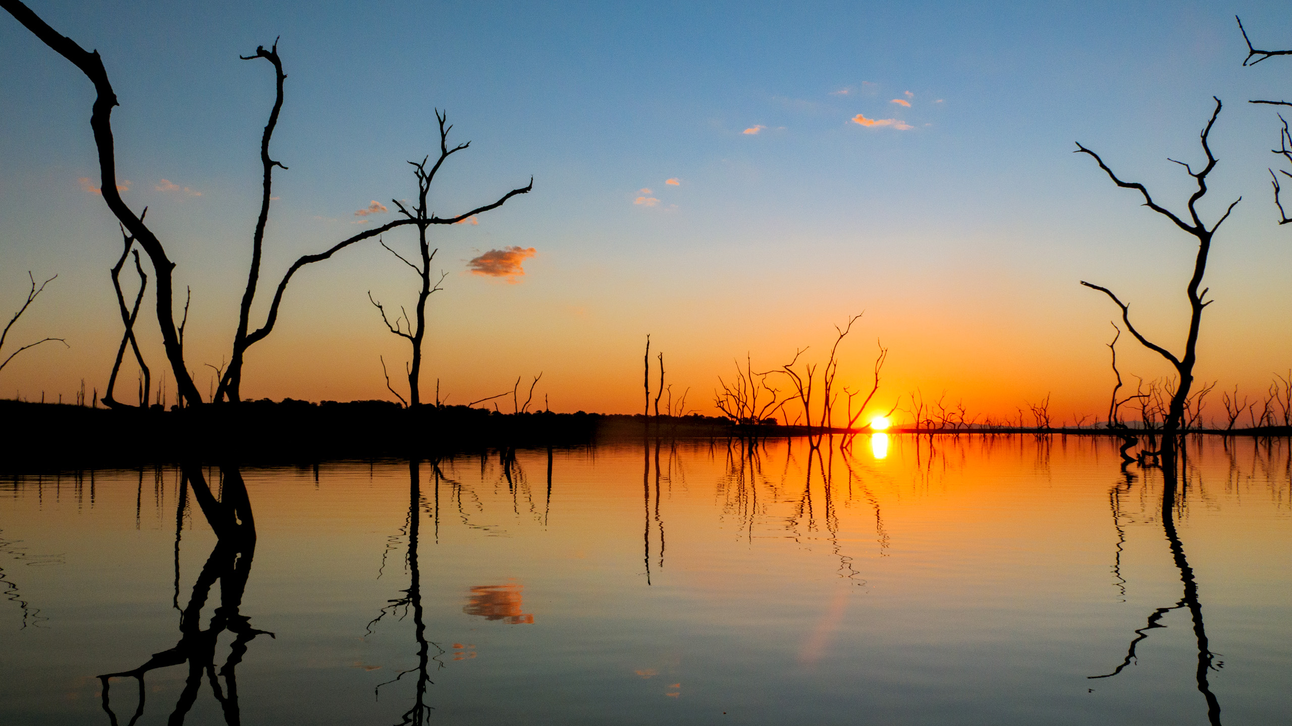Header BestPlacesAfrica Simbabwe Experience Karibasee Sunset